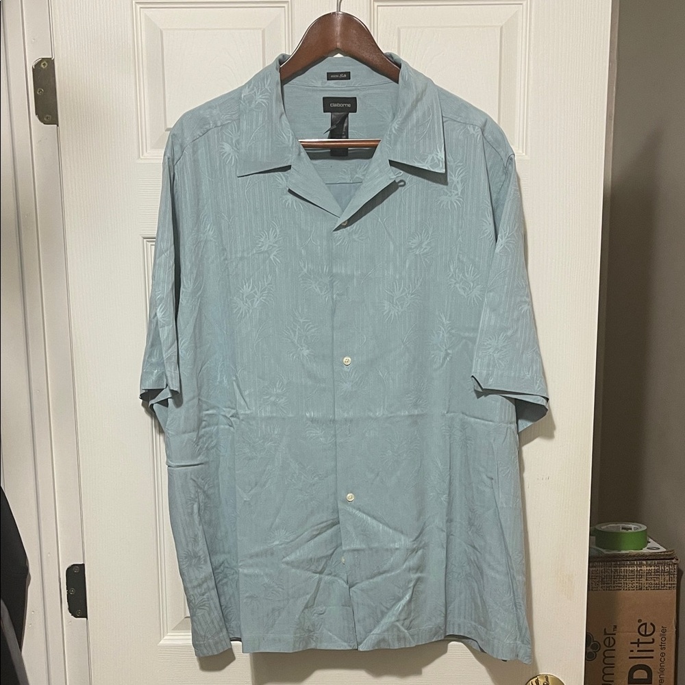 Claiborne Men's Light Blue Casual Shirt 100% Silk